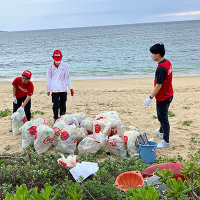 新入社員　海岸清掃